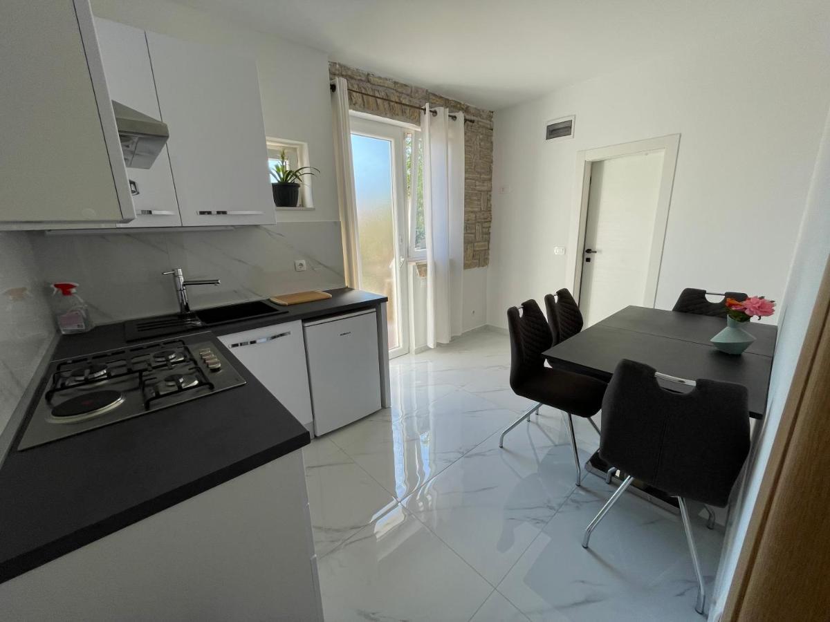 Apartmani Jasminka Vodice Eksteriør bilde