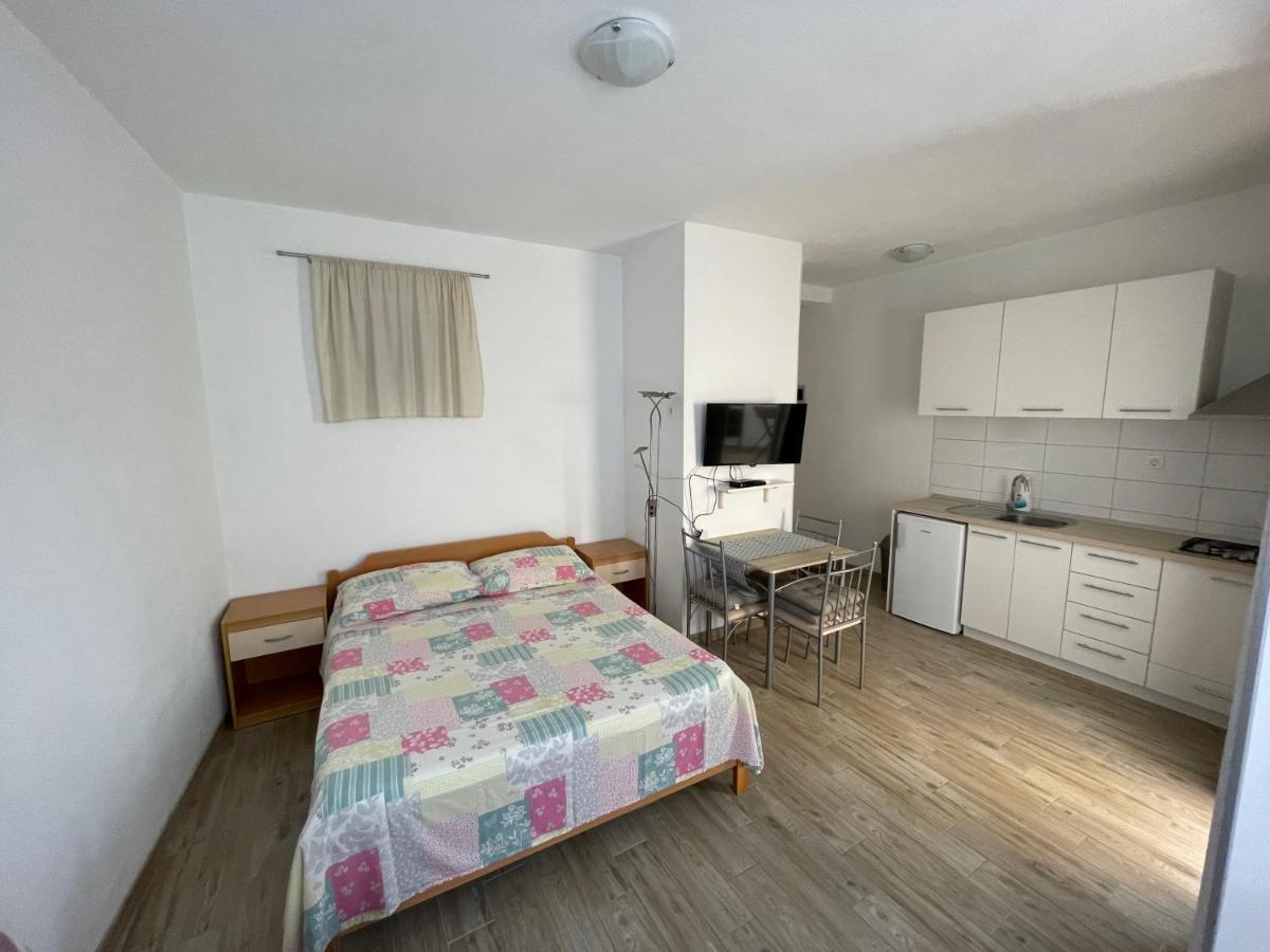 Apartmani Jasminka Vodice Eksteriør bilde